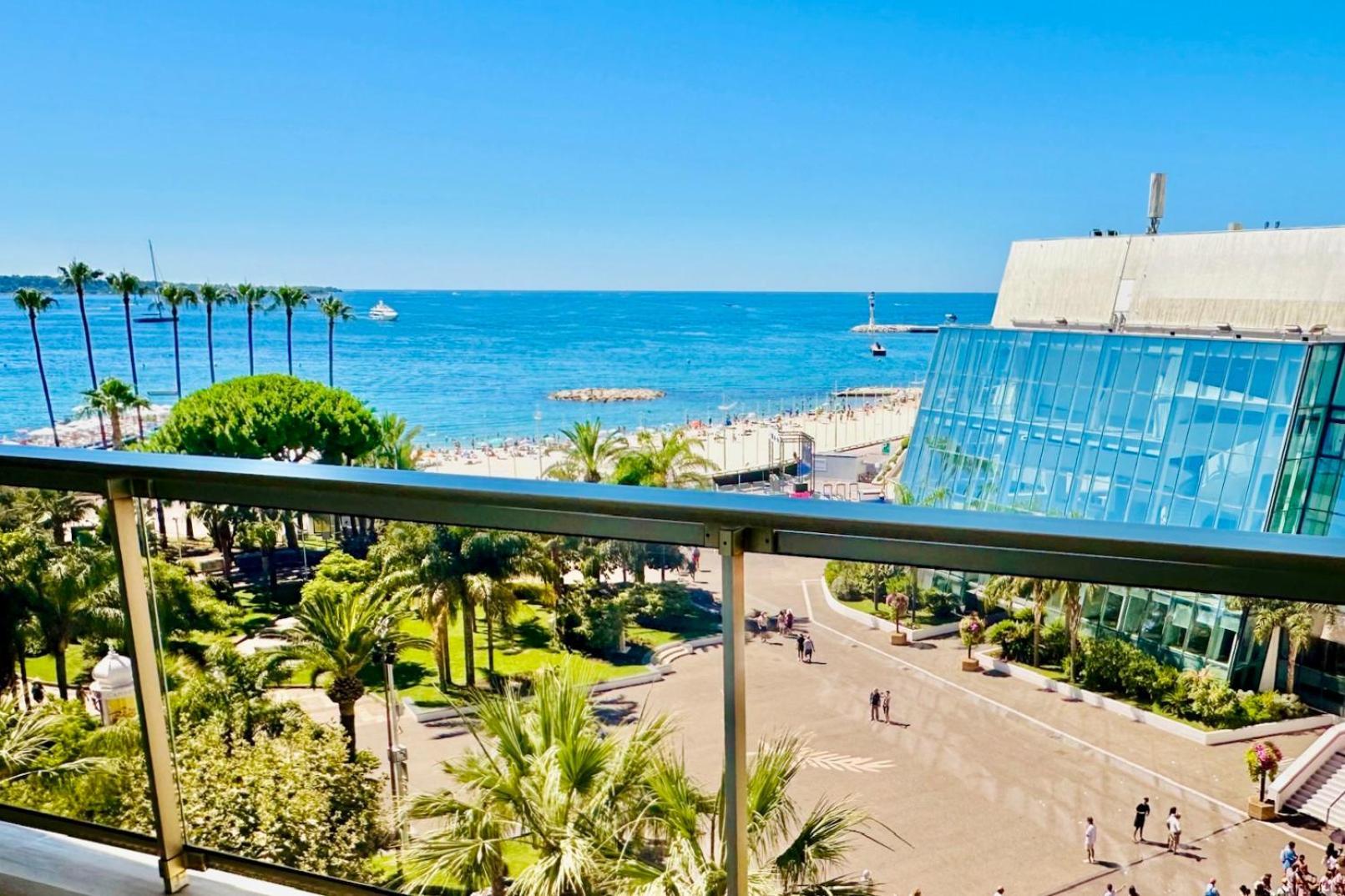 Cannes - Croisette - Palais Des Festivals Exterior foto